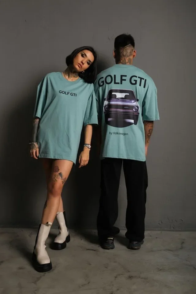 Oversize Baskılı Tişört – Golf GTI Retro Araba Desenli, Ön - Arka Dijital Baskı, Sokak Modası Stil - Mint Yeşili görsel 3