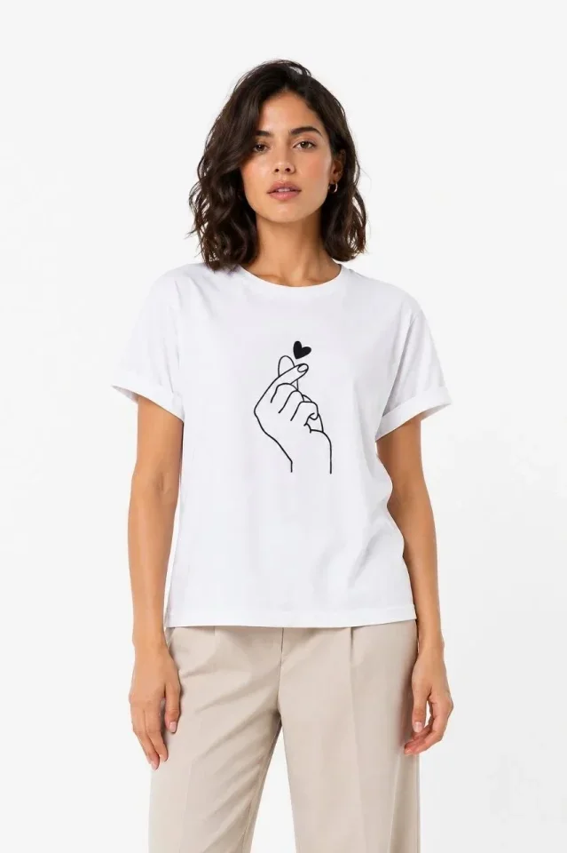 Kore Parmak Kalp Aşk Temalı Minimal Baskılı Tişört Yazlık Kısa Kol T-Shirt - Beyaz görsel 2