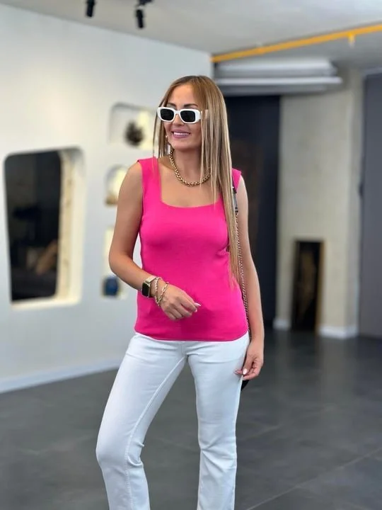Kadın Kare Yaka Kalın Askılı Beyaz Triko Bluz görsel 5