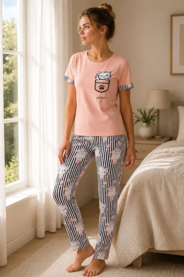 Pamuklu Penye Kedi Baskılı Kısa Kollu Bisiklet Yaka Çizgili Pijama Takımı - Pudra görsel 2