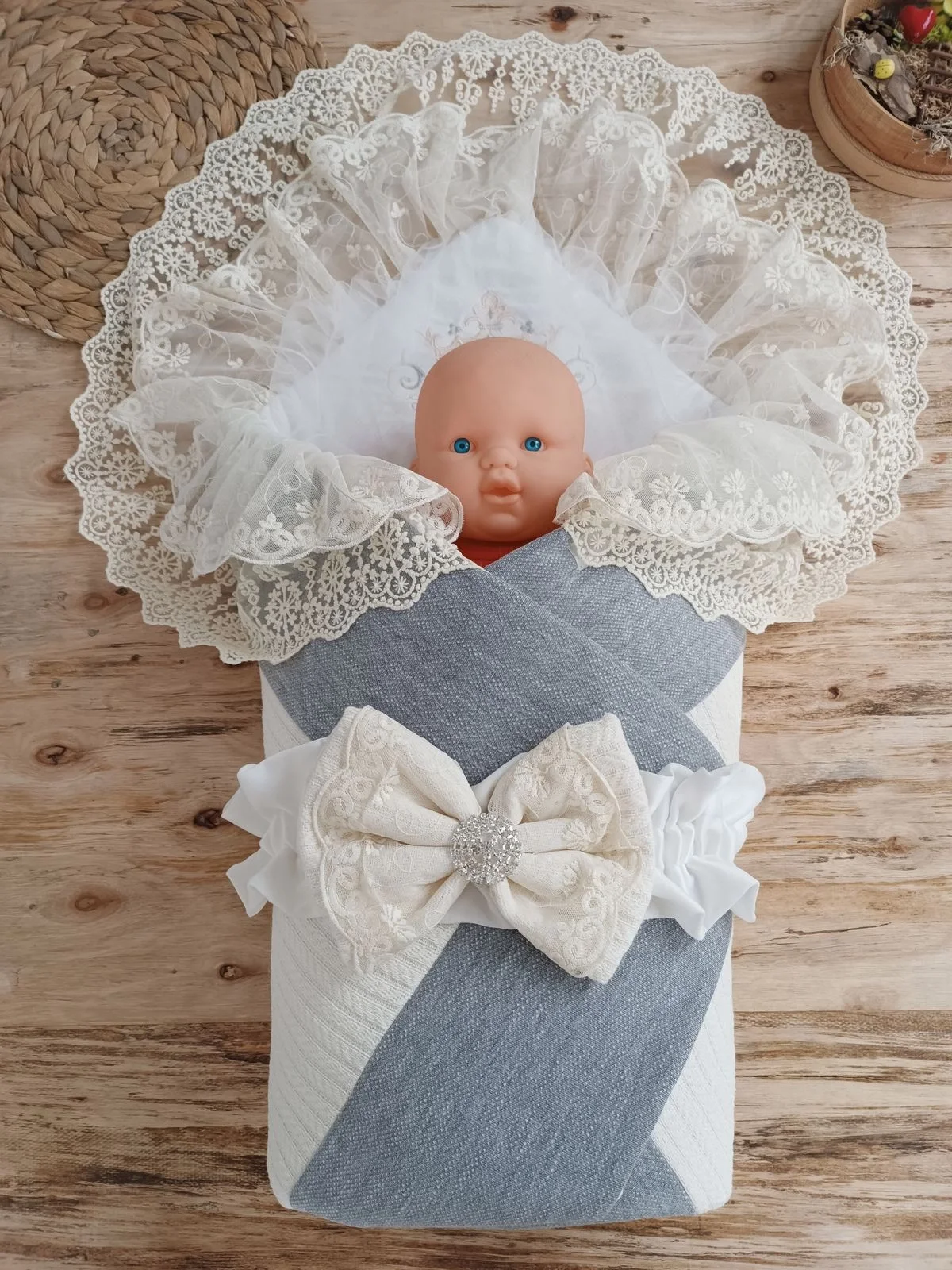 Yenidoğan Teri Cotton Taç Nakışlı Prizma Taş Kundak Bebek Battaniyesi Krem görsel 2