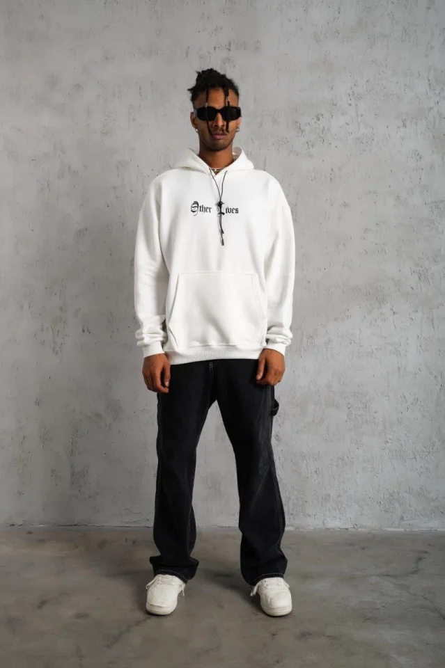 Oversize Üç İplik Şardonlu Kapüşonlu Sweatshirt – Beyaz “Other Lives” Ön Ve Arka Baskılı, Kanguru Cepli, Ribanalı Rahat Kışlık Model Beyaz görsel 3