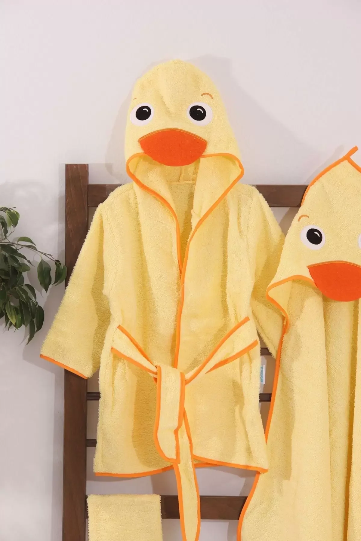 Ördek Figürlü 4 Parça Unisex Bornoz Seti görsel 2