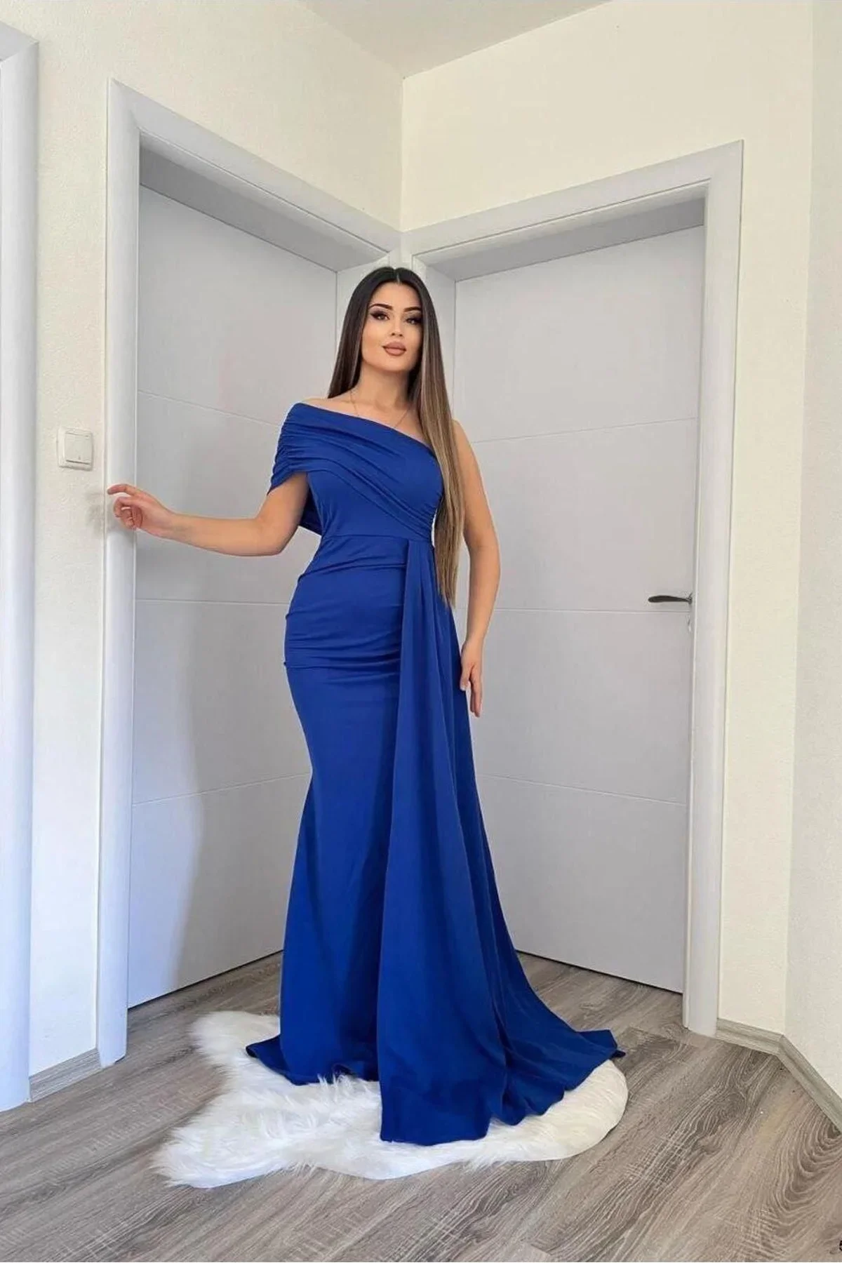 Kadın Tek Omuz Kuyruklu Balık Kesim Abiye Elbise