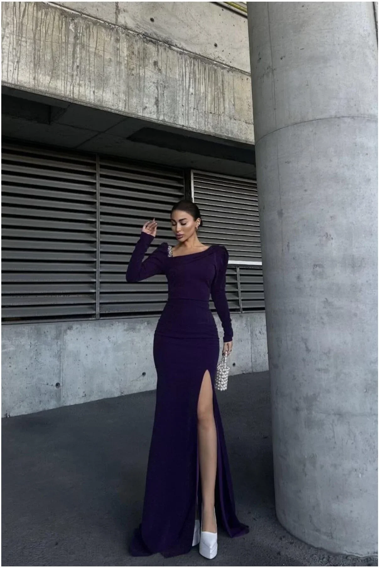 Kadın Modern Stil Kayık Yaka Taş Detaylı Uzun Kollu Abiye Elbise