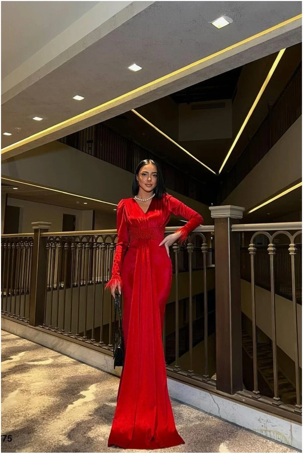 Kadın Zarif Esnek Kadife Kumaş V Yaka Kemerli Abiye Elbise görsel 2