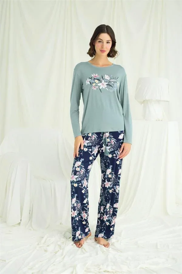 Çiçek ve Yaprak Desenli Baskılı Pijama Takımı görsel 4