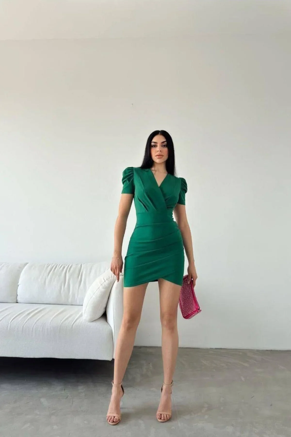 Kadın V Yaka Pile Detaylı Mini Abiye Elbise görsel 3