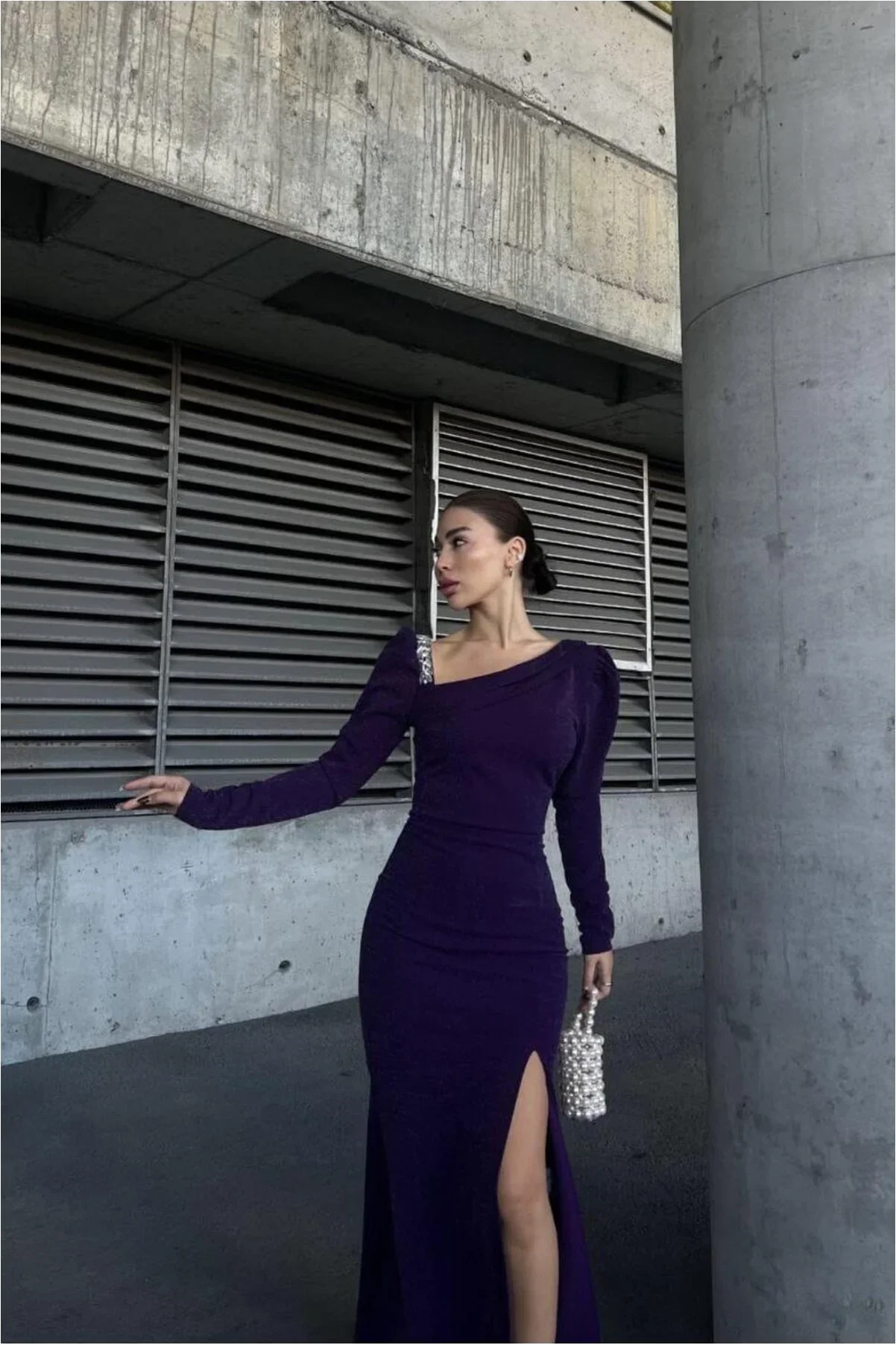 Kadın Modern Stil Kayık Yaka Taş Detaylı Uzun Kollu Abiye Elbise görsel 2