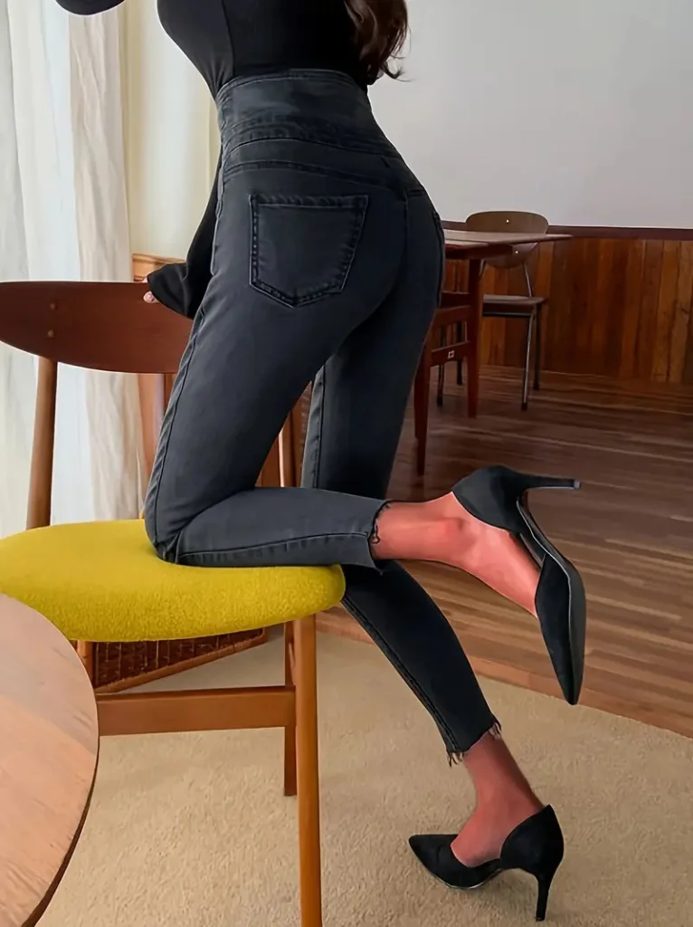 Kadın Yüksek Bel önden Düğmeli Cepli Kot Pantolon görsel 2