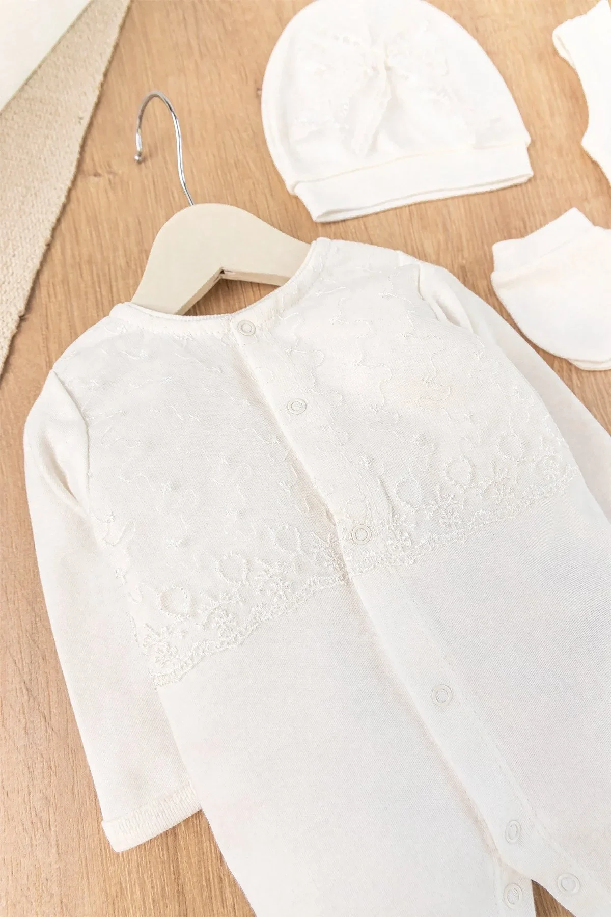Dantel İşlemeli 100% Pamuk 8li Hastane Çıkış Seti  görsel 2