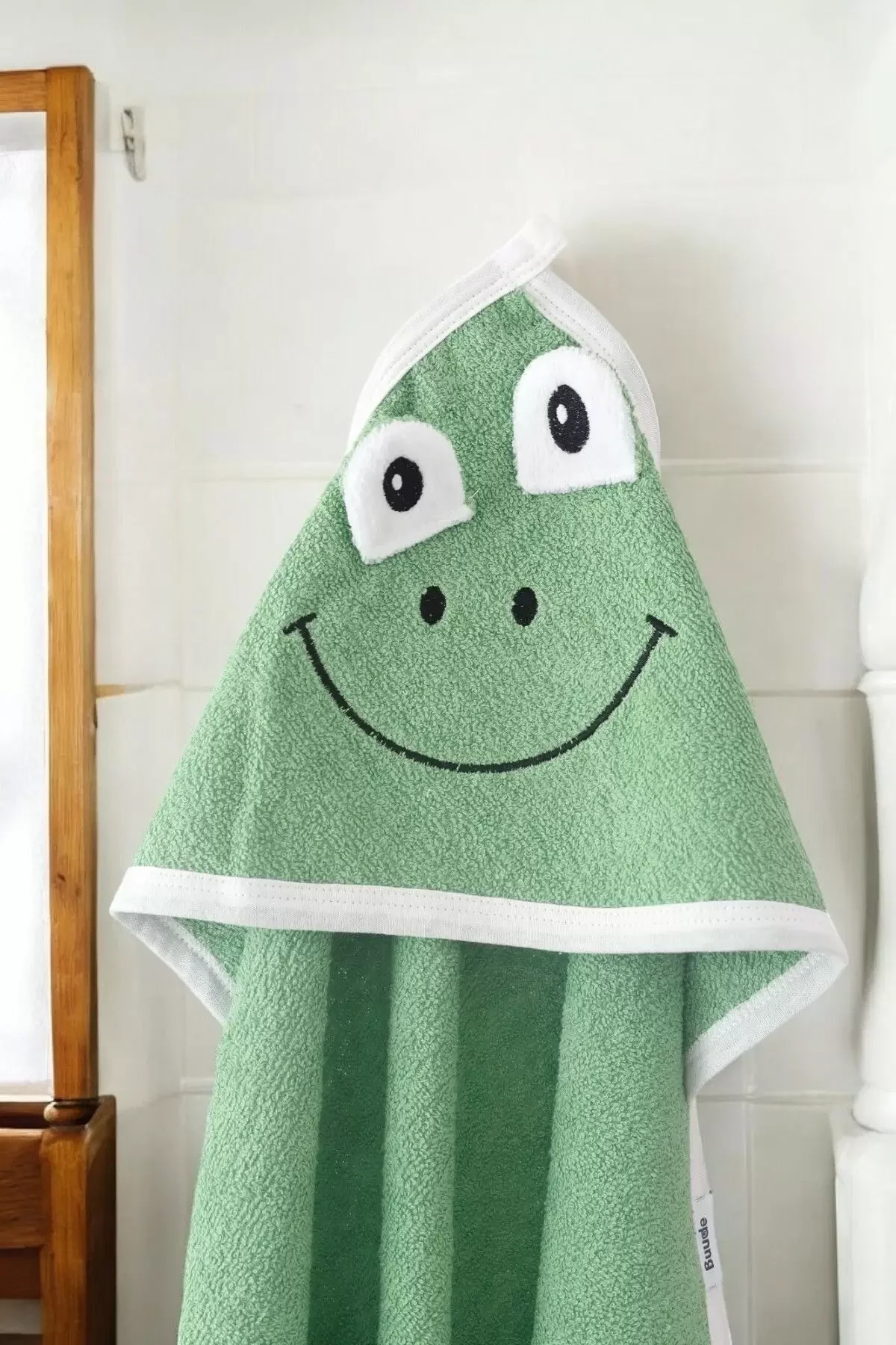 Kurbağa Nakışlı Unisex Şapka Ve Keseli Bebek Banyo Havlusu görsel 2