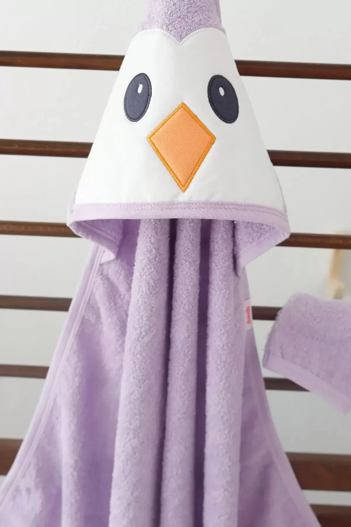 Penguen Nakışlı Unisex Şapka Ve Keseli Bebek Banyo Havlusu görsel 2