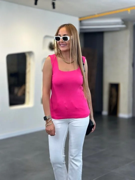 Kadın Kare Yaka Kalın Askılı Beyaz Triko Bluz görsel 2